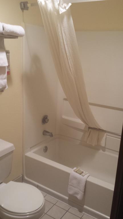 Super 8 By Wyndham Rawlins Wyoming Motel Room photo